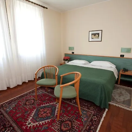 Valbrenta فندق 3*