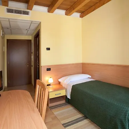 Valbrenta فندق 3*