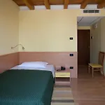 Valbrenta فندق ليمينا