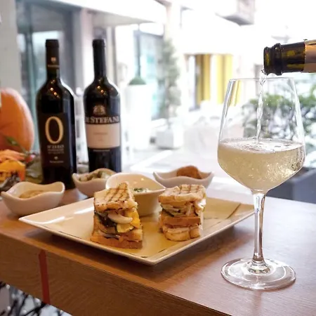 瓦布仁达酒店 酒店